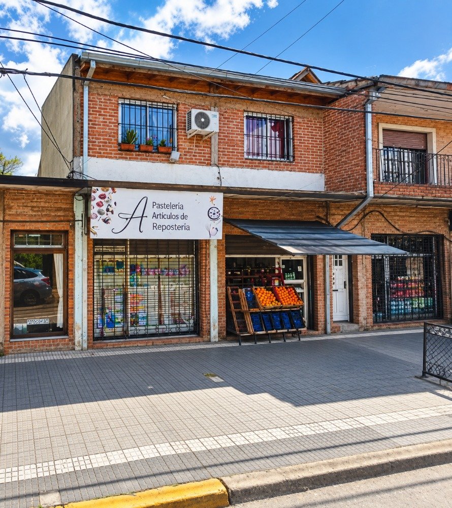 Fernando de Toro 687, Monte Grande
